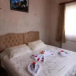 Epoch Stone House מלון גורמה